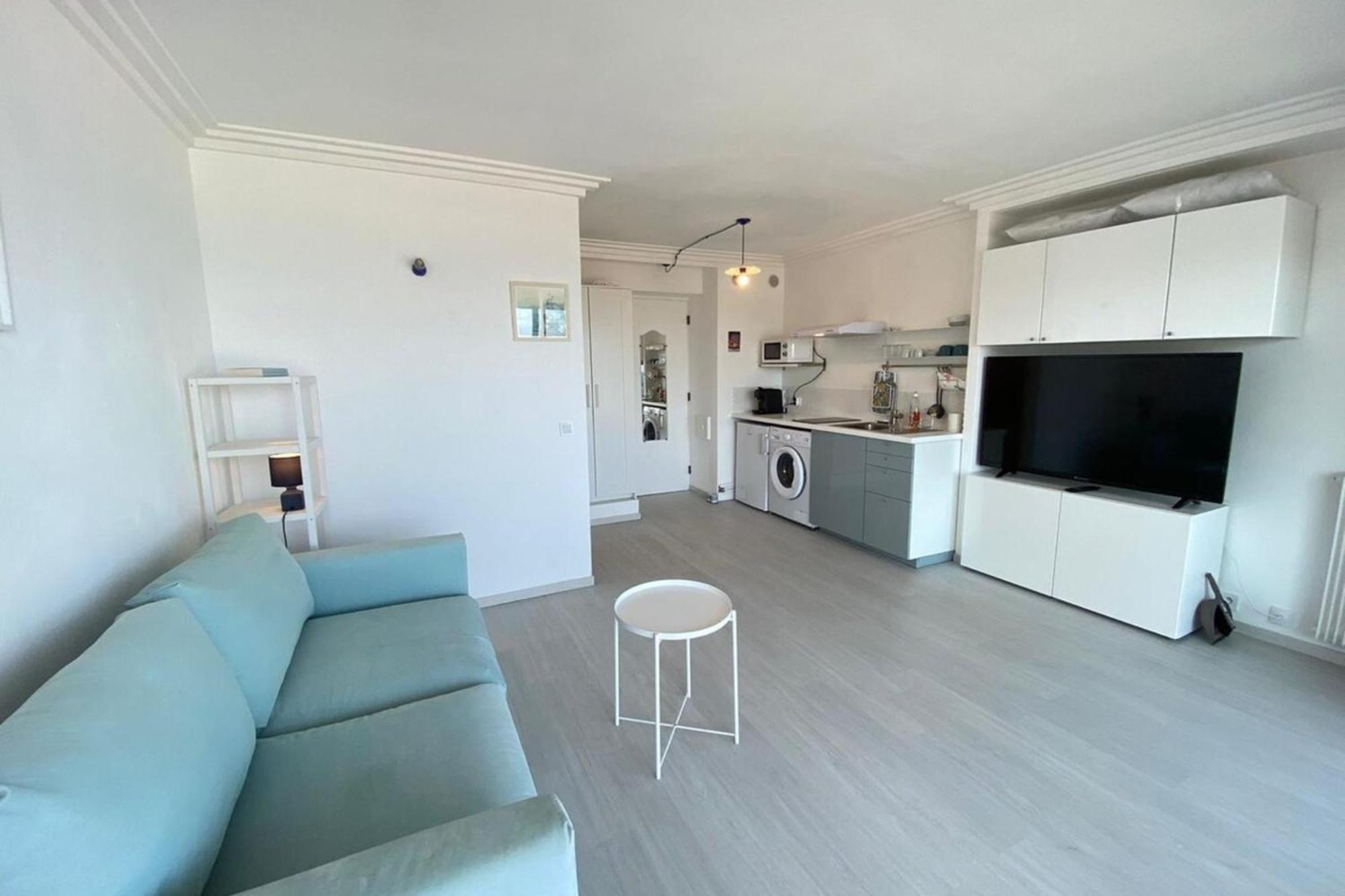 06At1 - Cosy Seaside Studio In An Ideal Location Antibes Exterior photo